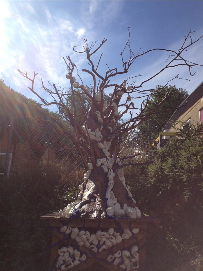 The Friendship Tree - sculpture project 